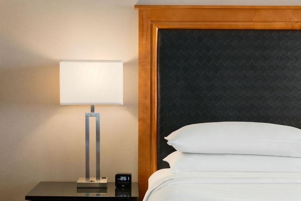 Hilton Baltimore BWI Airport Linthicum Exterior photo