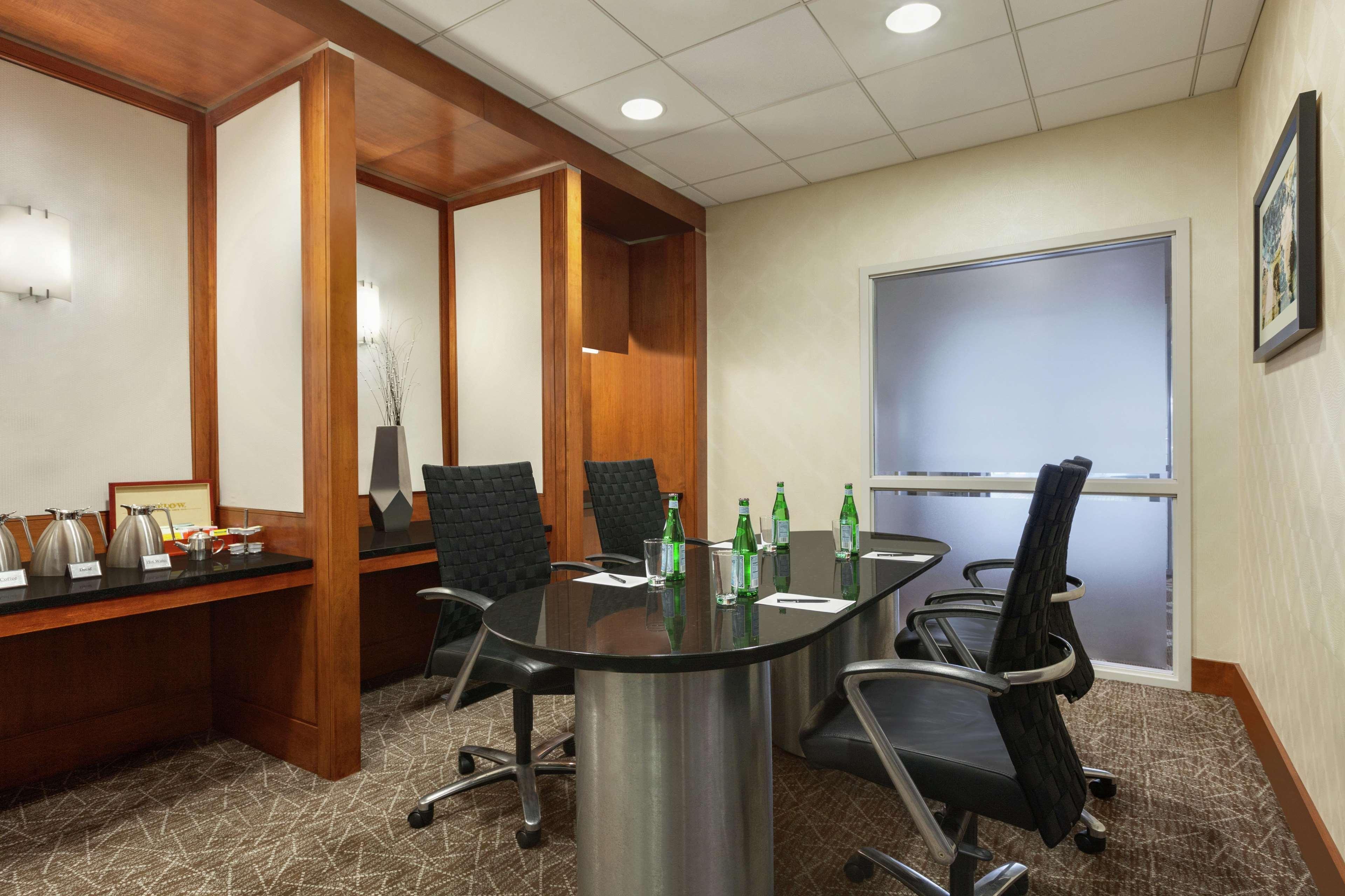 Hilton Baltimore BWI Airport Linthicum Exterior photo