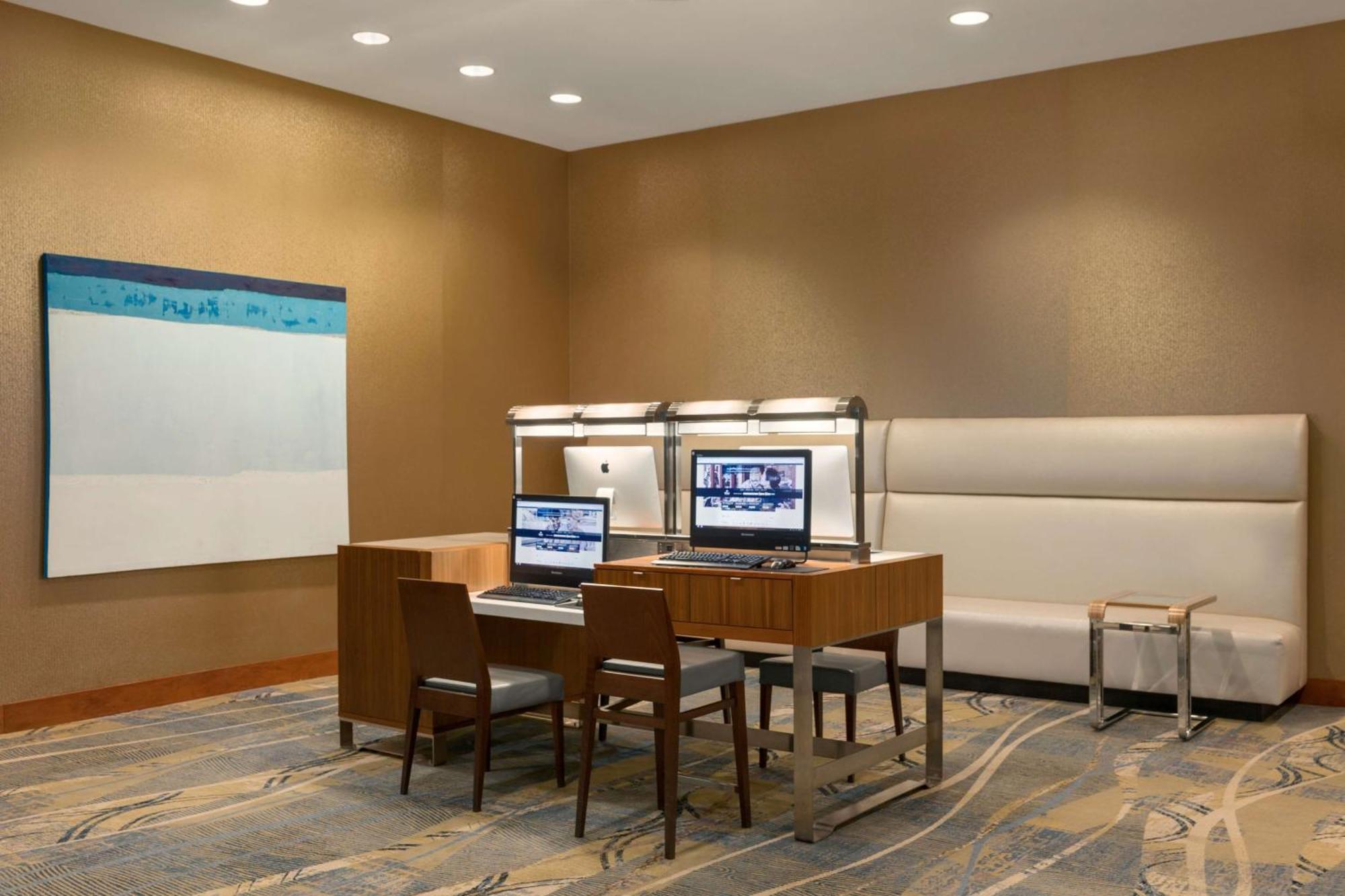 Hilton Baltimore BWI Airport Linthicum Exterior photo